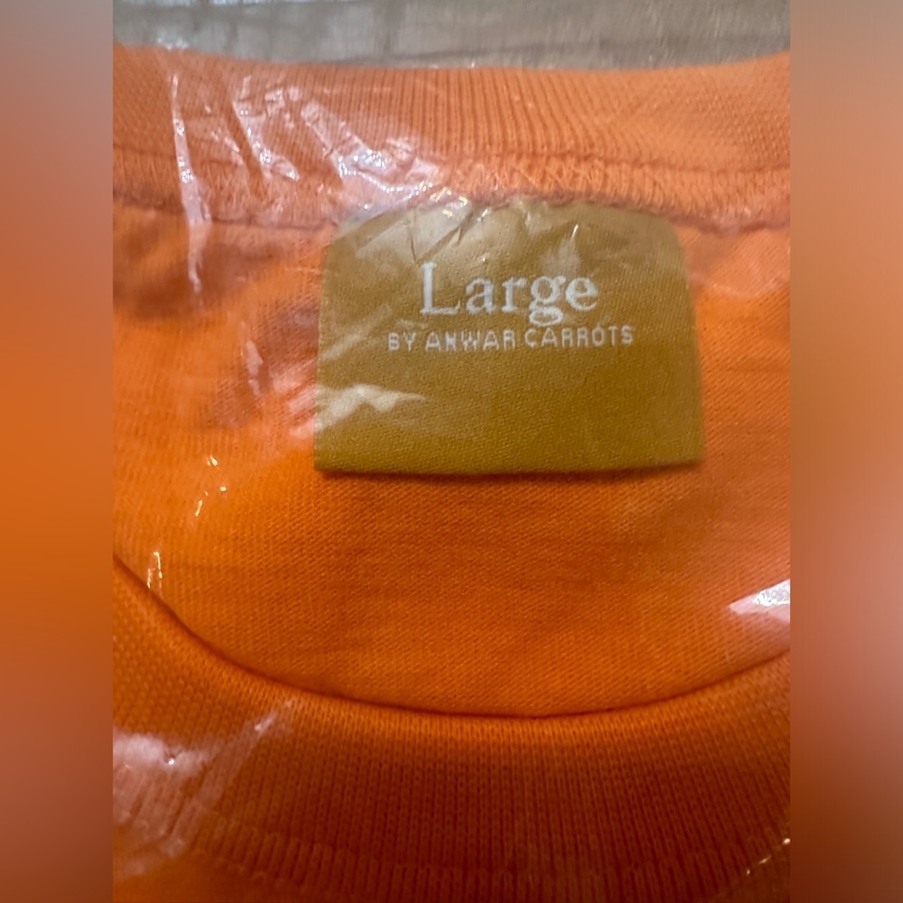 CARROTS BY ANWAR
CARROTS WORDMARK TEE
LARGE - Picture 7 of 7